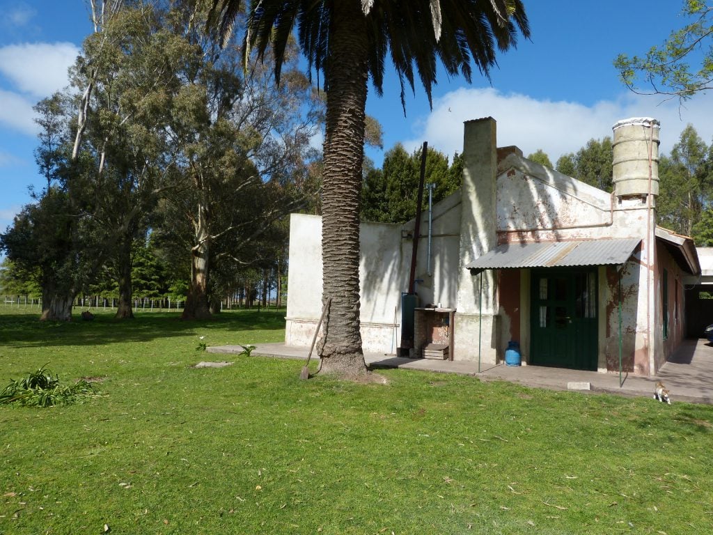  La vivienda de Izaguirre hoy es ocupada por el casero de la estancia La Caldera. Permanece casi sin modificaciones el lugar donde se produjo la muerte del millonario.