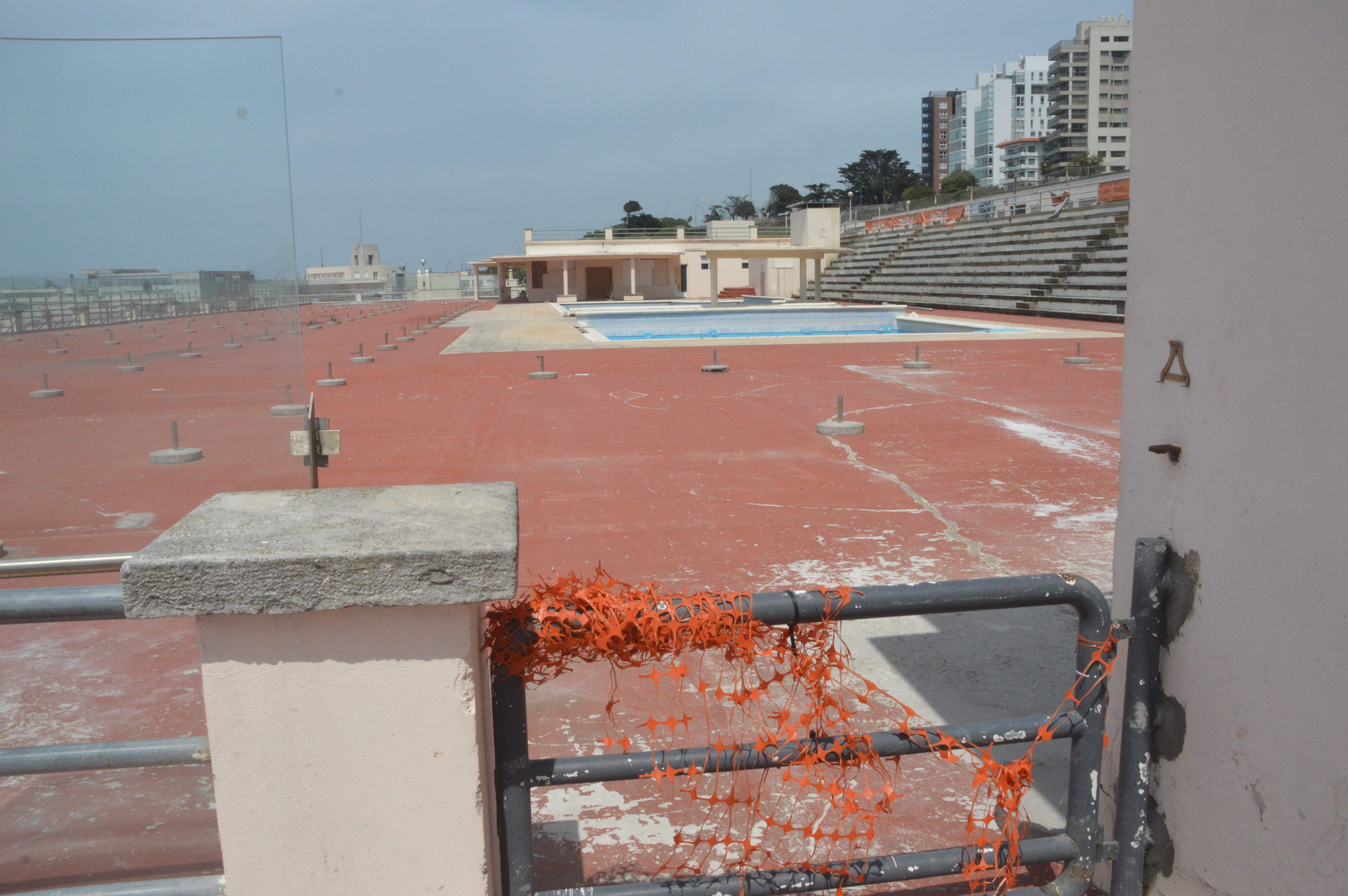 En Playa Grande crece el malestar por la falta de obras en la zona de la pileta del Costa Galana. "No hicieron nada de lo que prometieron" se indicó. 