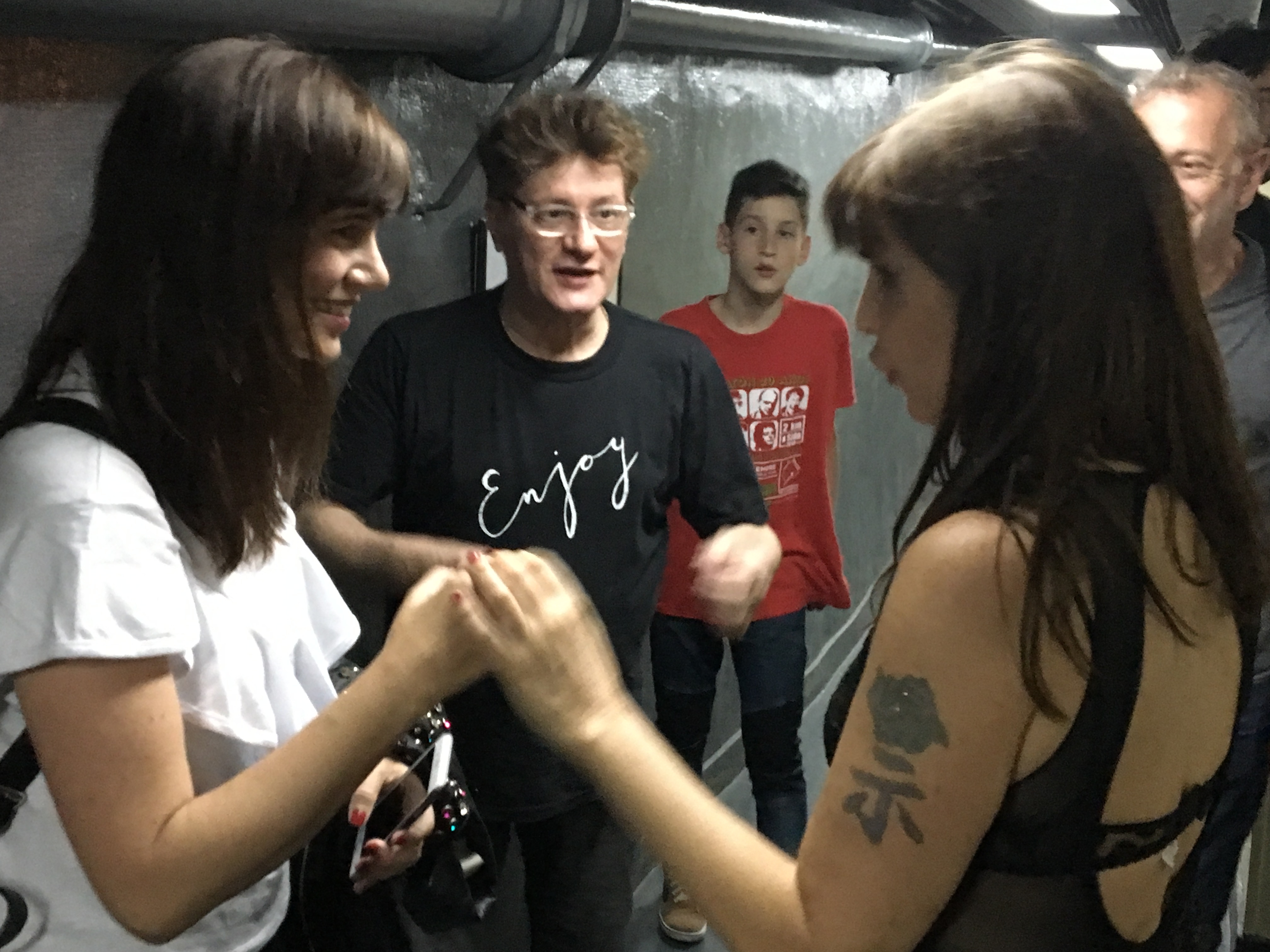 Fabiana Cantilo -en la foto junto a la actriz Griselda Siciliani y el ex líder de Los Twist, Pipo Cipollati- volverá a Mar del Plata.