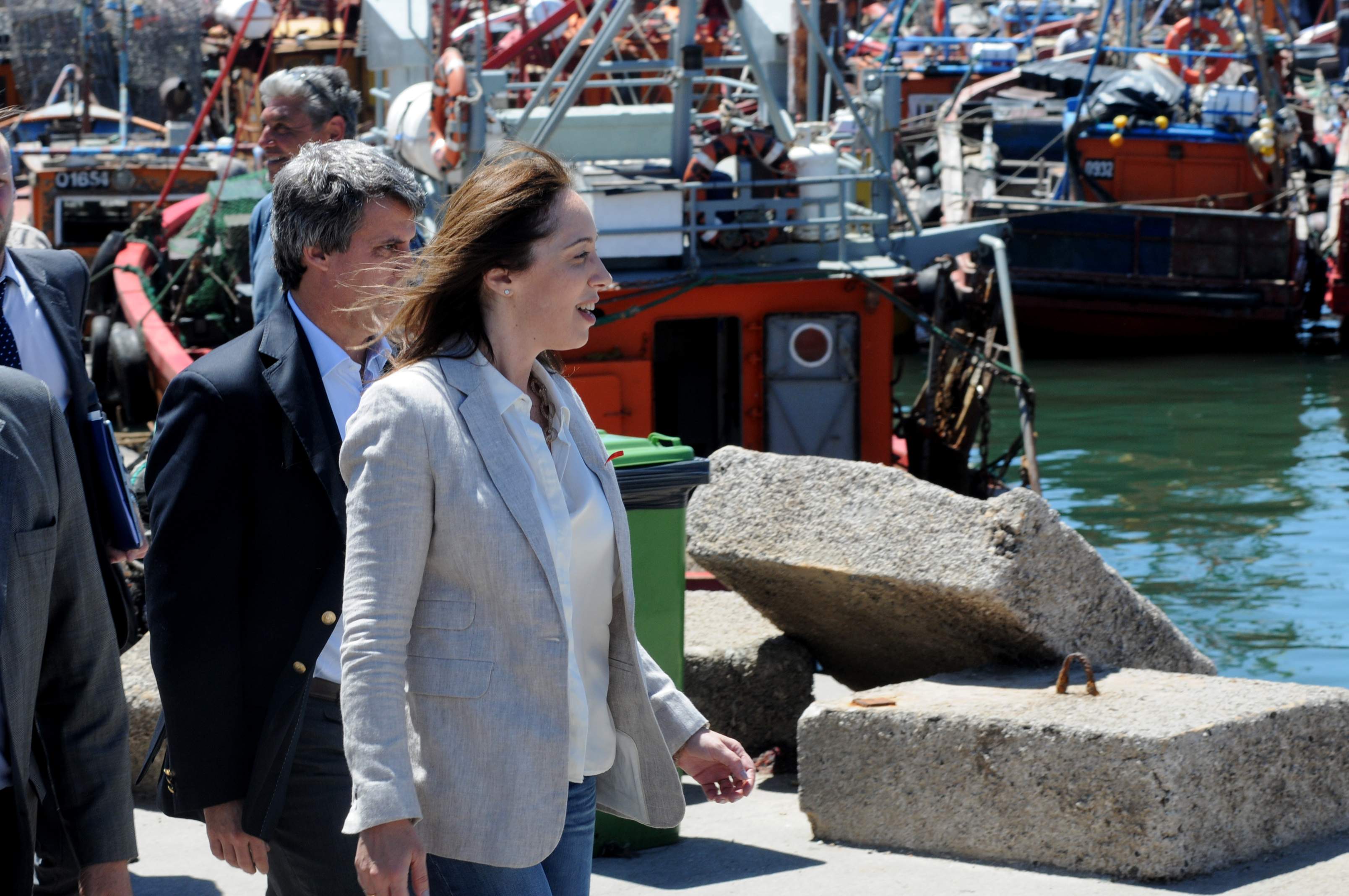  La gobernadora María Eugenia Vidal, quien en pocas semanas volverá a la ciudad, trajo respuestas al reclamo portuario. 