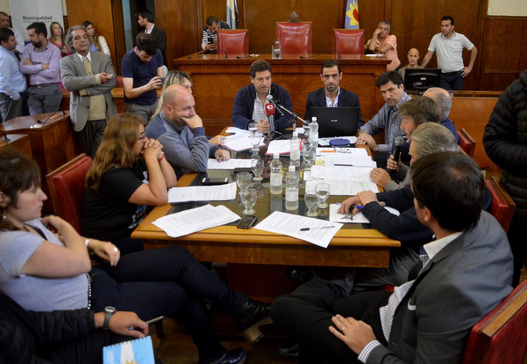 Concejales de distintos bloques consultaron a Mourelle sobre los planes para reducir el déficit. 