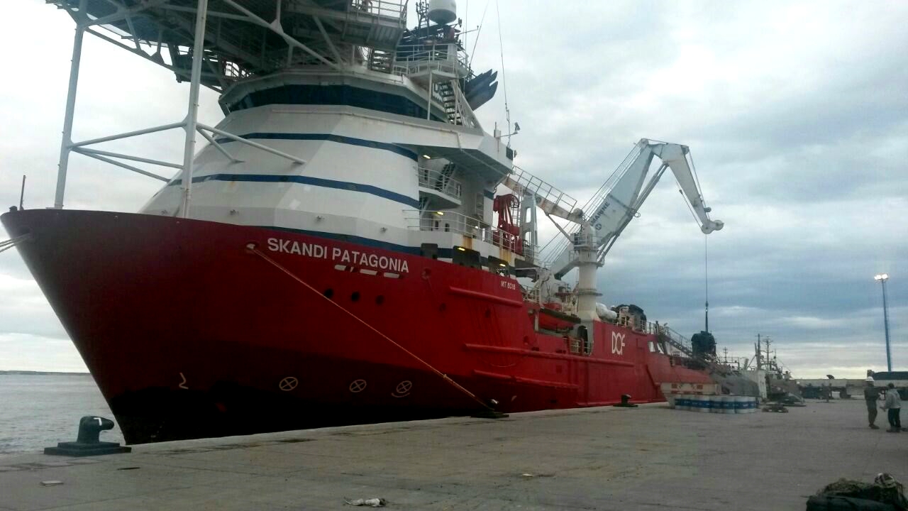 En el Skandid Patagonia se va a trasladar el vehículo operado remotamente y en el Sophie Siem un minisubmarino y una campana de rescate.