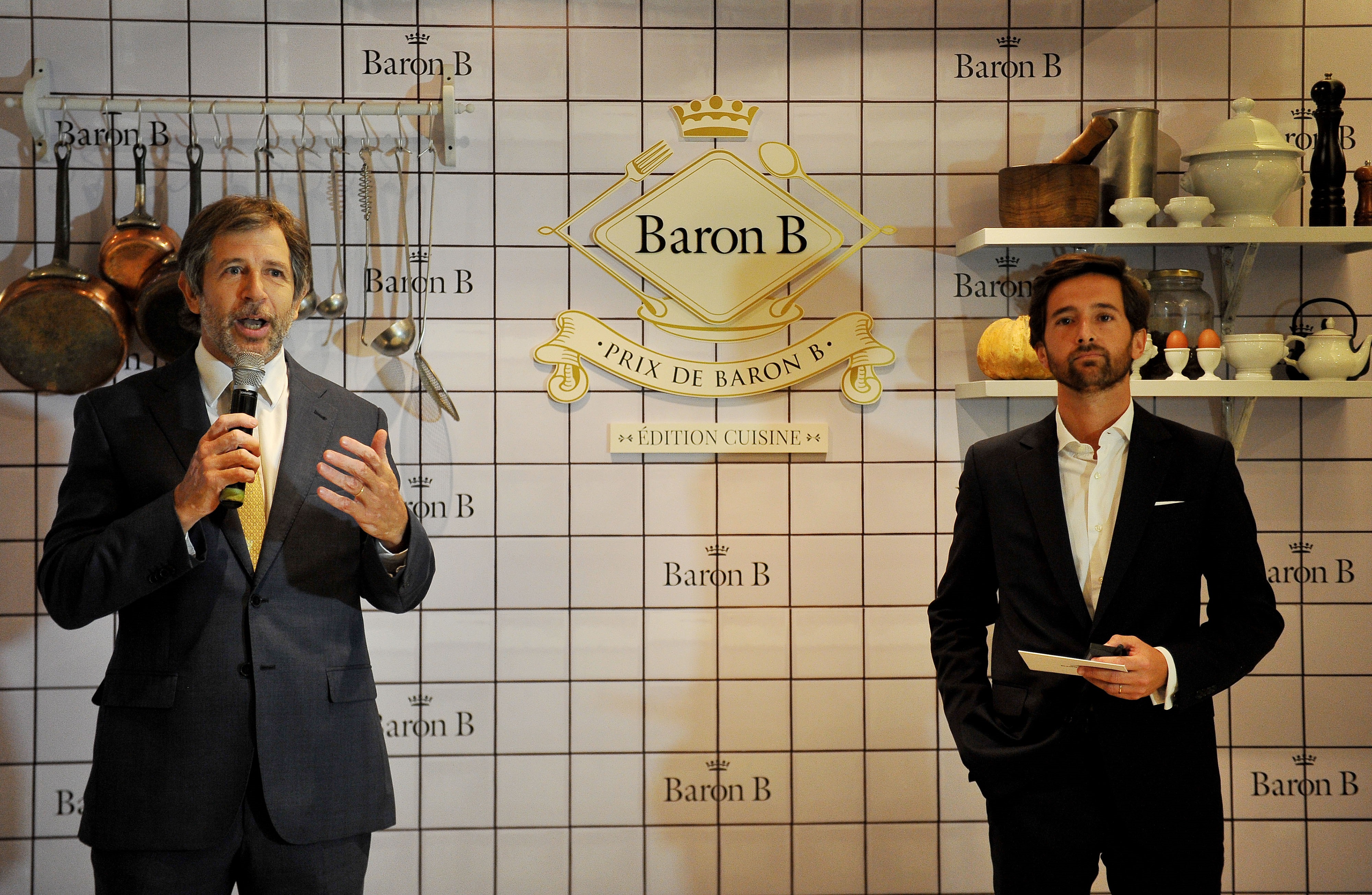 Ramiro Otaño director general de Moët Hennessy para Latinoaamérica y Hugo Le Biez, responsable de marca Barón B, en el lanzamiento de Prix de Baron B - Édition Cuisine.