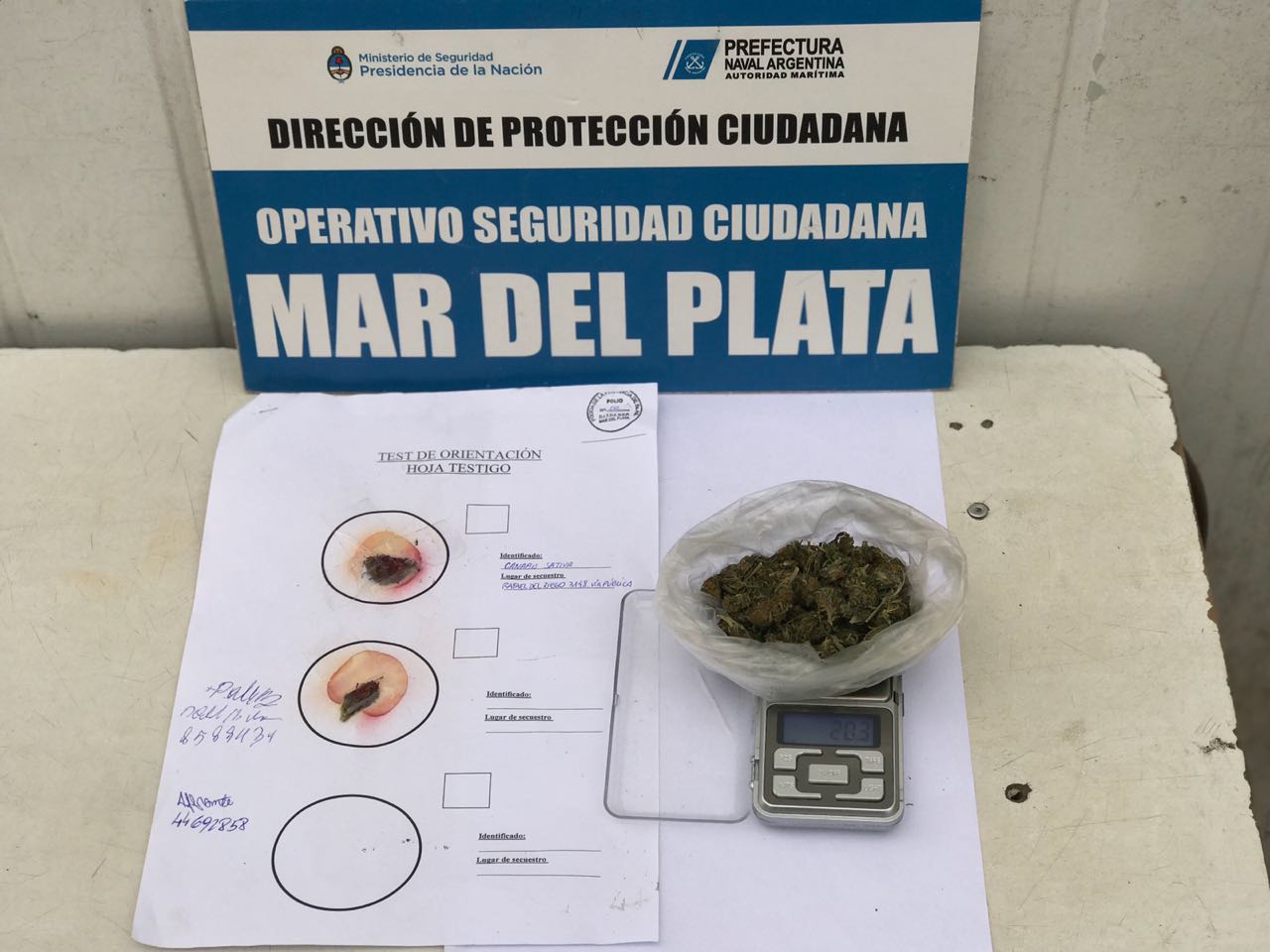 Personal de Prefectura Naval Argentina secuestró 896 dosis de marihuana.