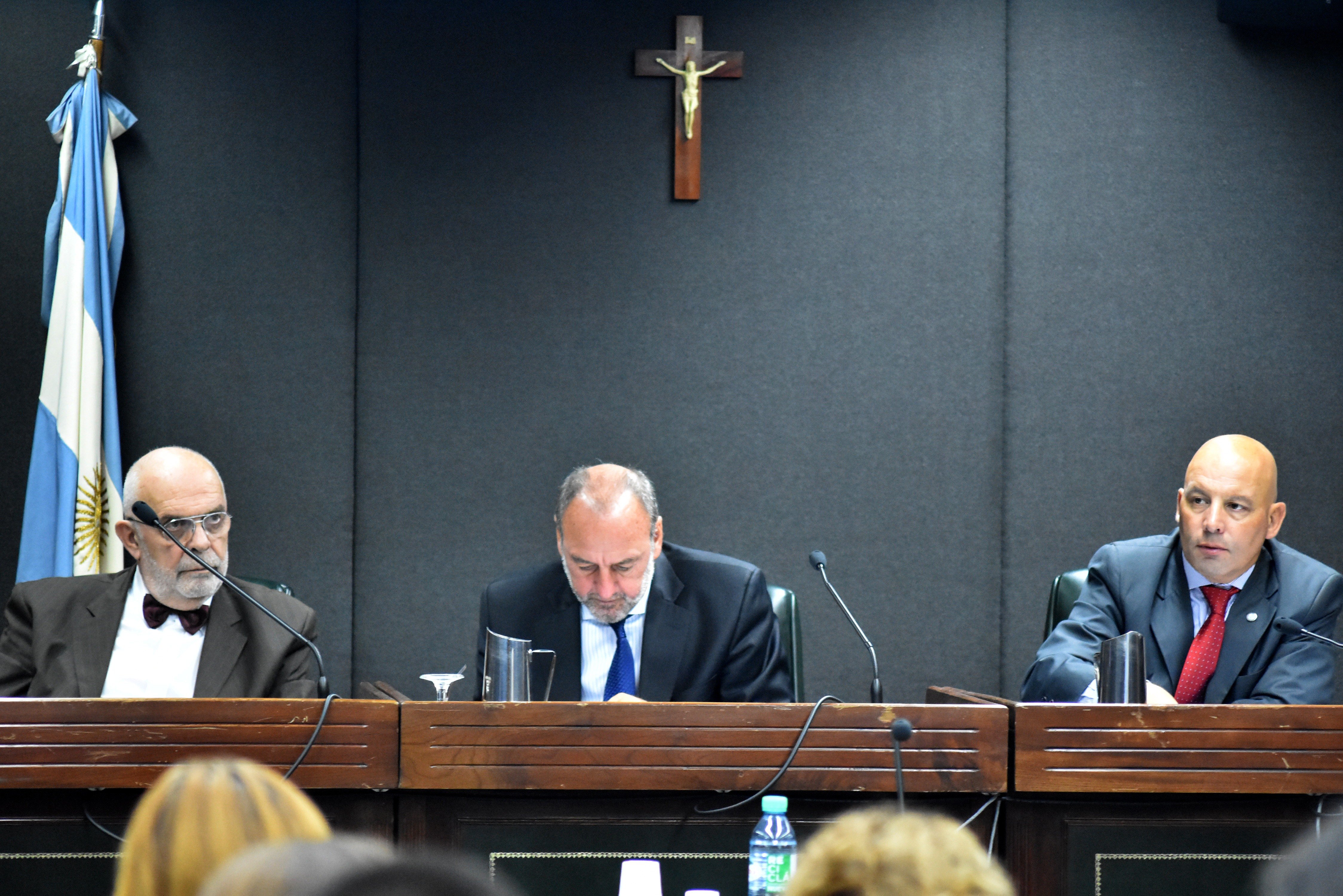 Mario Portela, Roberto Falcone y Bernardo Bibel, los jueces del Tribunal. 