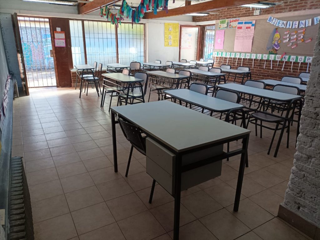 Escuela Municipal de Educación Secundaria Nº204, ubicada en Nápoles y Korn.