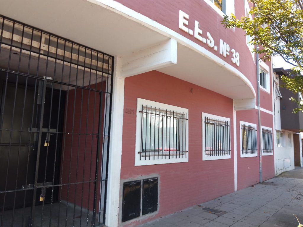 Escuela Secundaria N° 38 “Rodolfo Walsh”, ubicada en 11 de Septiembre y Chaco.