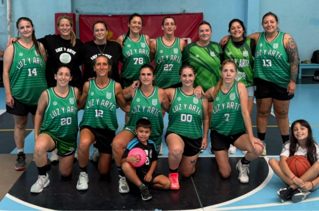 En +40 femenino festejó Luz y Arte.