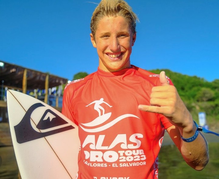 Thiago Passeri Pezzati (surf).