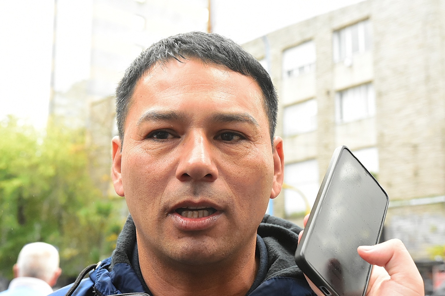 Walter Rivero, secretario general de los vendedores ambulantes. 