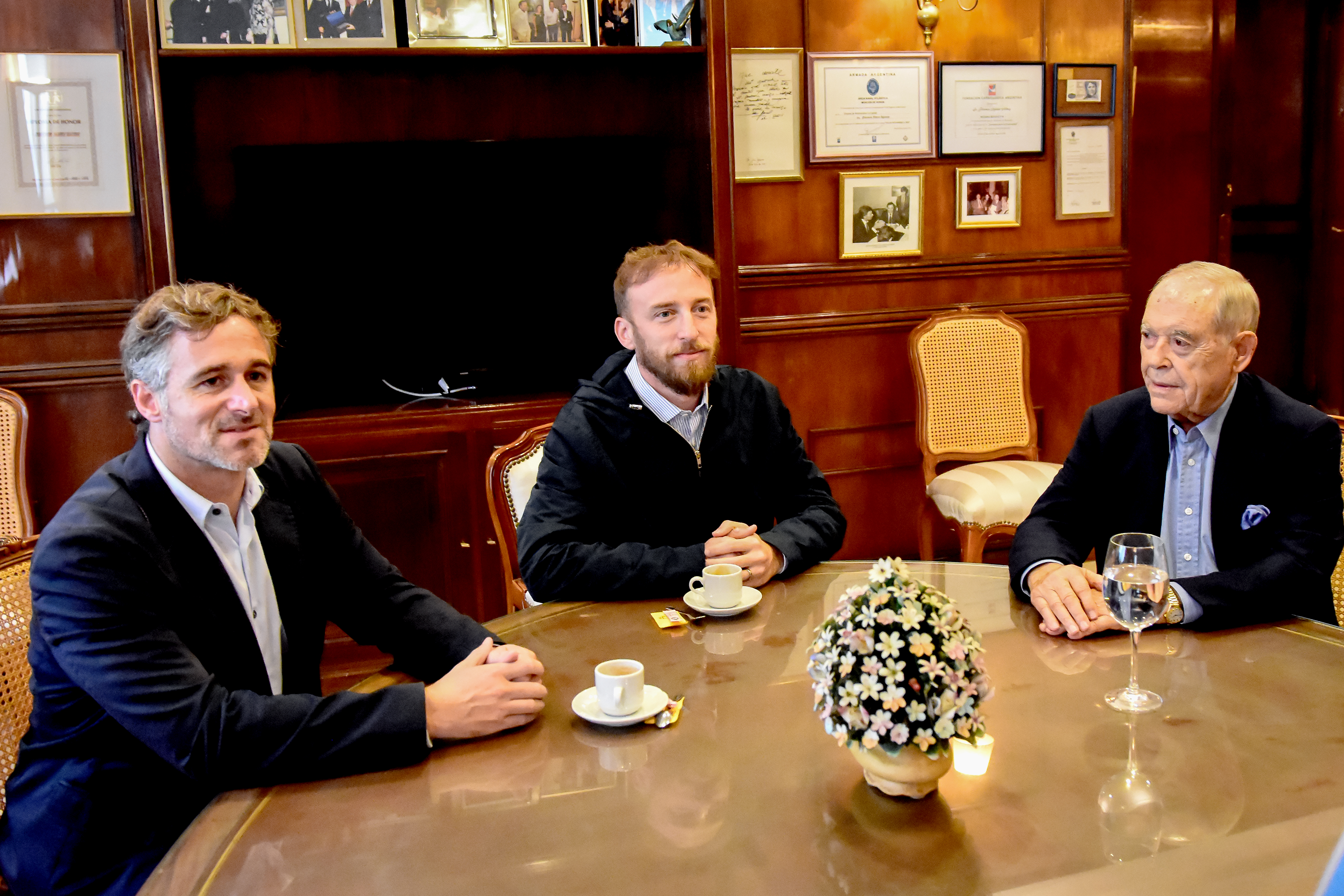 Federico Achával y Federico Otermín mantuvieron un encuentro con Florencio Aldrey en el Gran Hotel Provincial donde intercambiaron opiniones y dialogaron sobre el Congreso que finaliza este viernes.