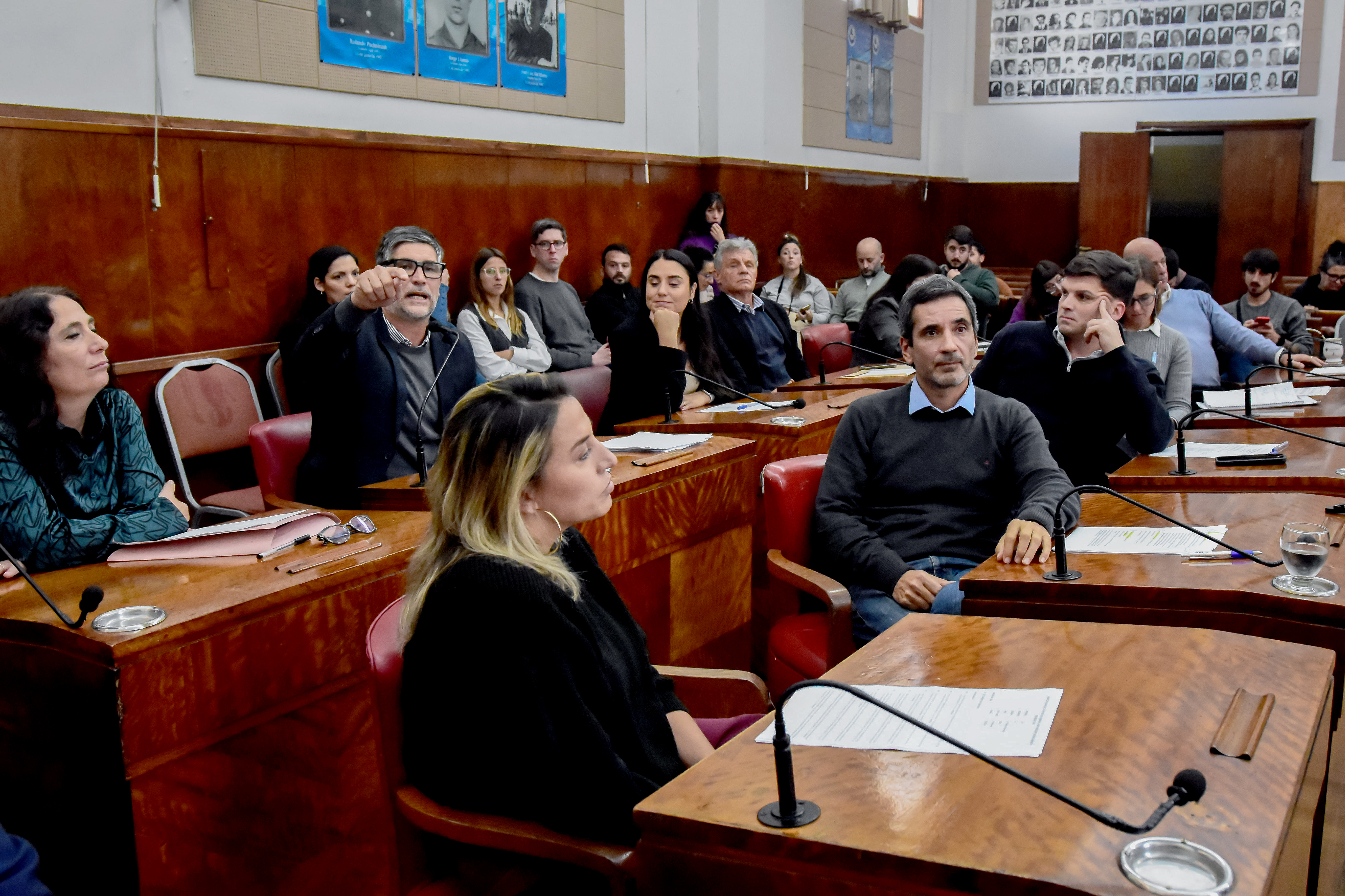 La oposición se opuso a la cesión de facultades.