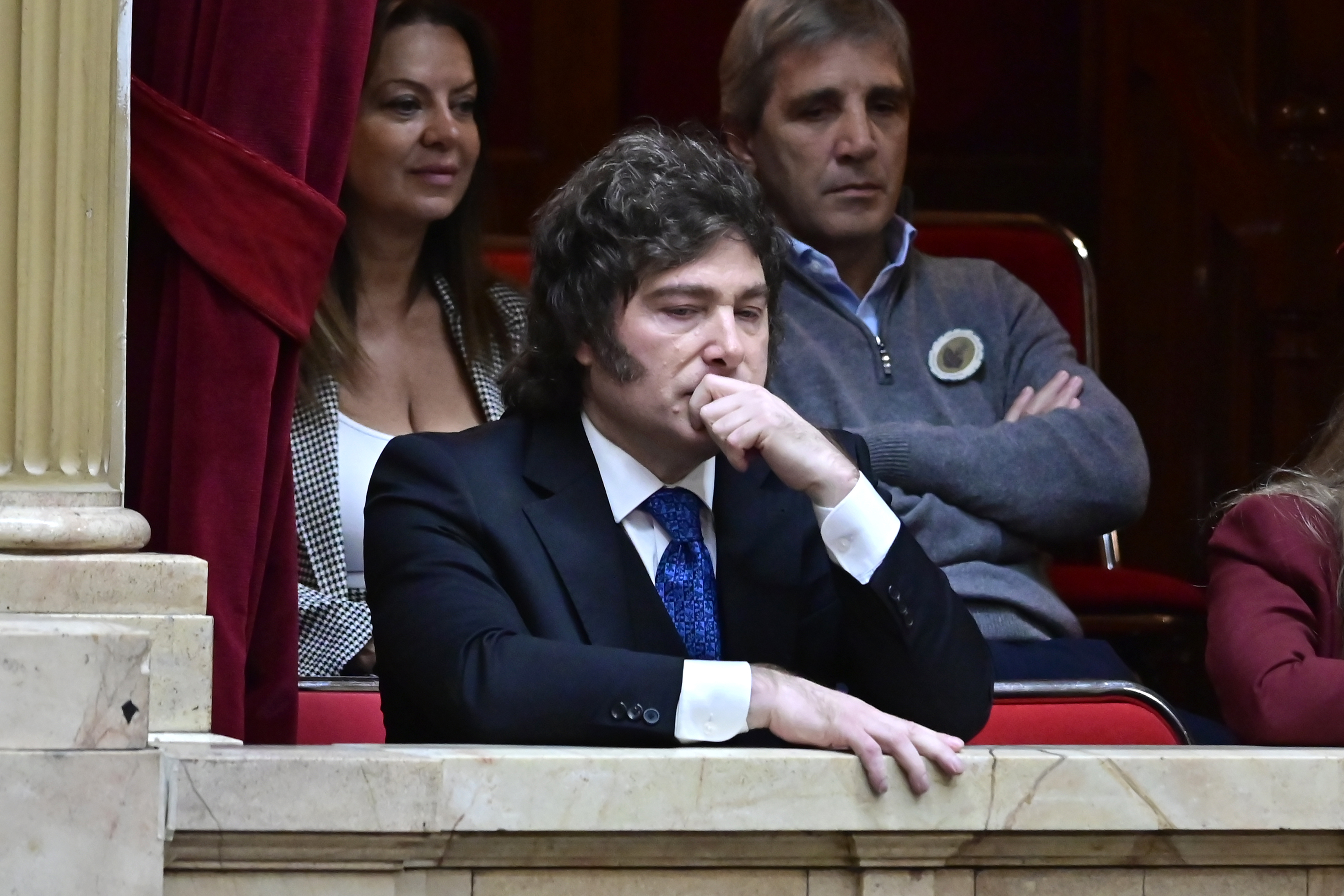 Milei asiste a la Cámara de Diputados durante el informe de Manuel Adorni