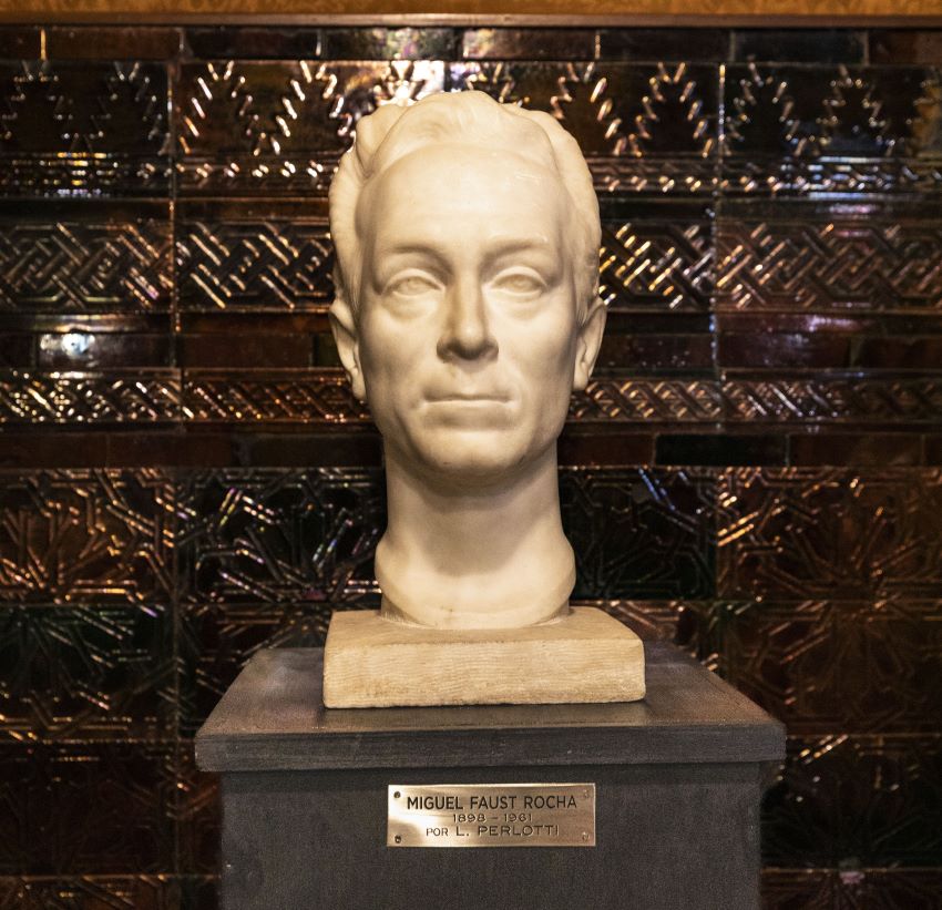 cervantes_busto_perlotti_1