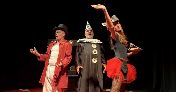 "Genealogía y épica de un circo futuro".