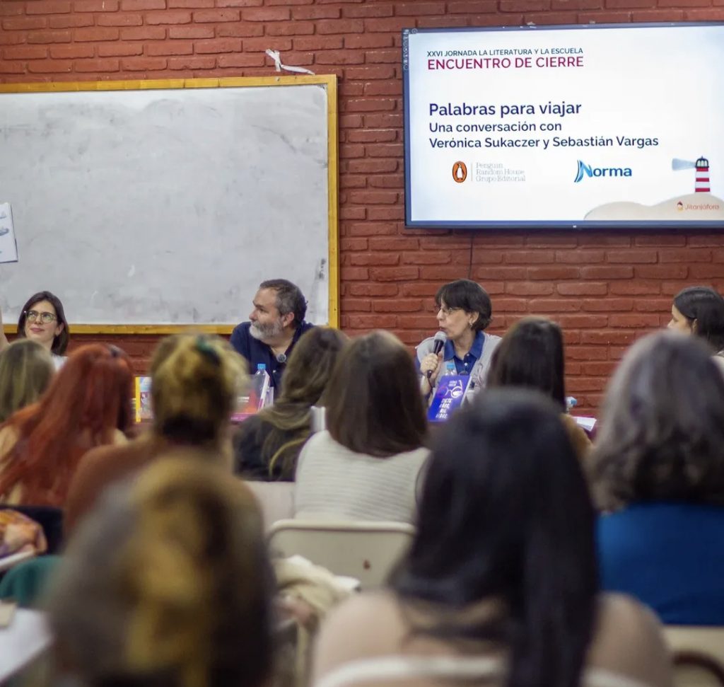 El panel de cierre con Sebastián Vargas y Verónica Sukaczer.
