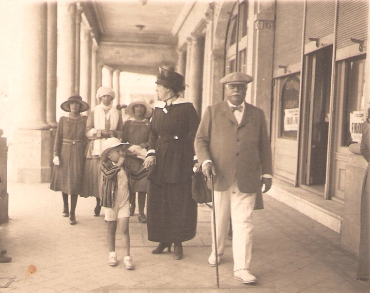 Williams padre en Mar del Plata, donde veraneaba y componía.