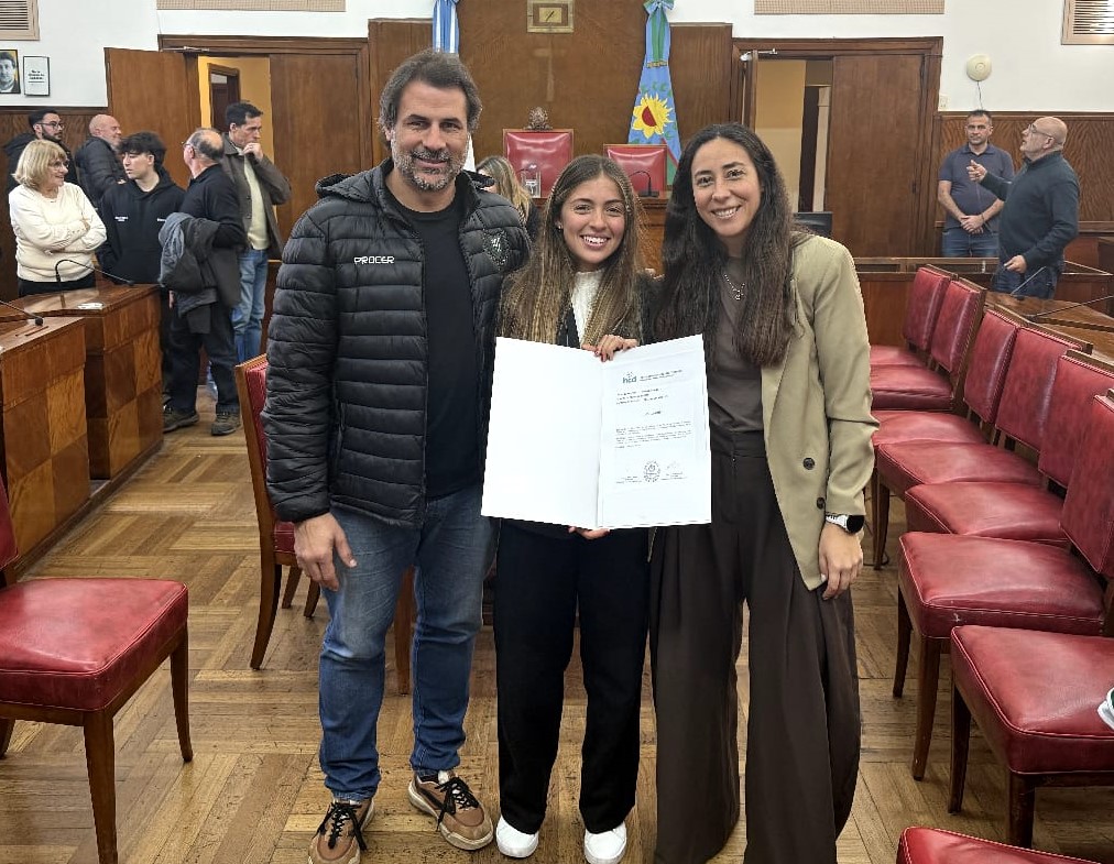 Pilar Robles estuvo acompañada por los directivos de Mar del Plata Club, Jerónimo Rocatti y Celina Bustamante.
