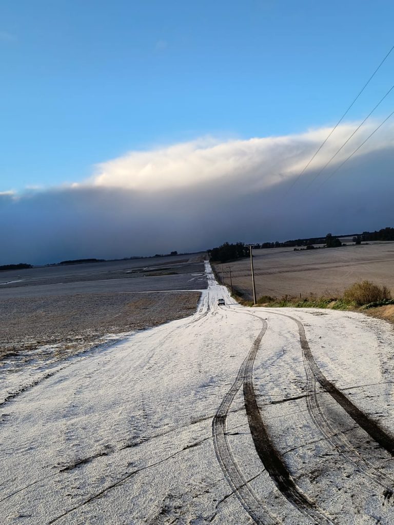 En Batán nevó con mayor intensidad.