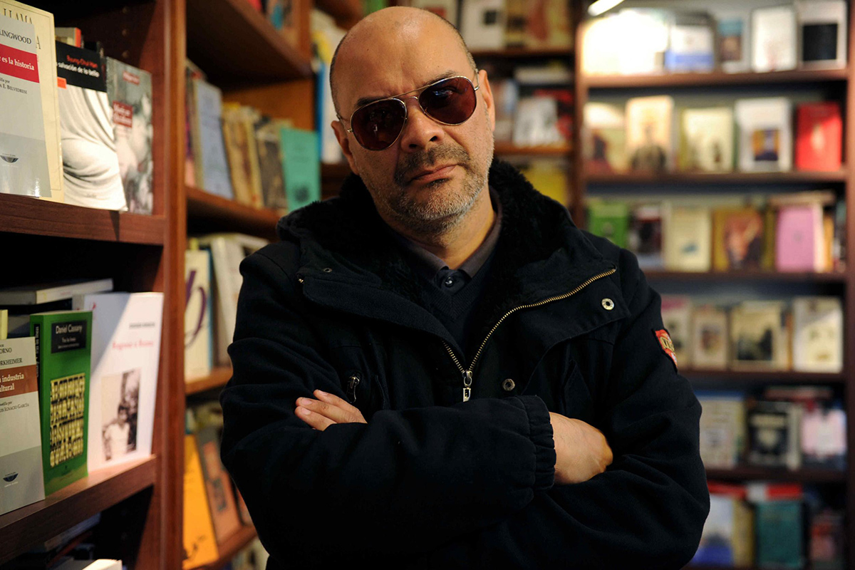 En 2011 Casas fue elegido por la Feria del Libro de Guadalajara como uno de los autores que garantizan el relevo de los grandes escritores latinoamericanos del siglo XX.