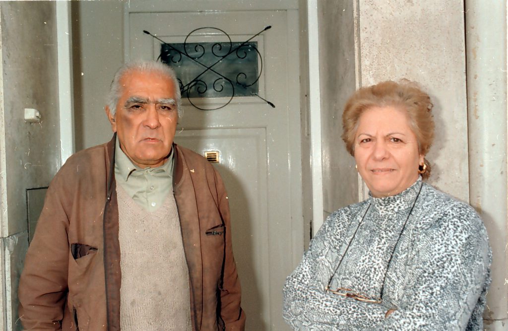 Pérez y Adela, la madre de Silvia Cicconi, quien le daba de comer cuando quedó libre.