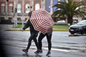 Llueve   01