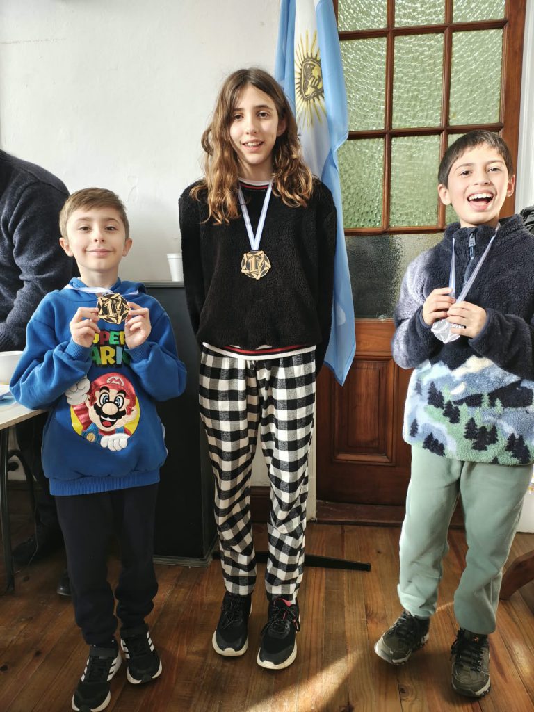 Podio completamente marplatense en las categorías infantiles.