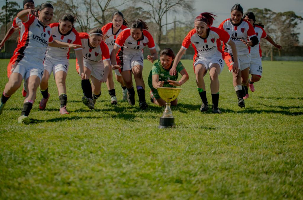 Las chicas de San Lorenzo festejaron en quinta (Foto Cinthia Martínez)