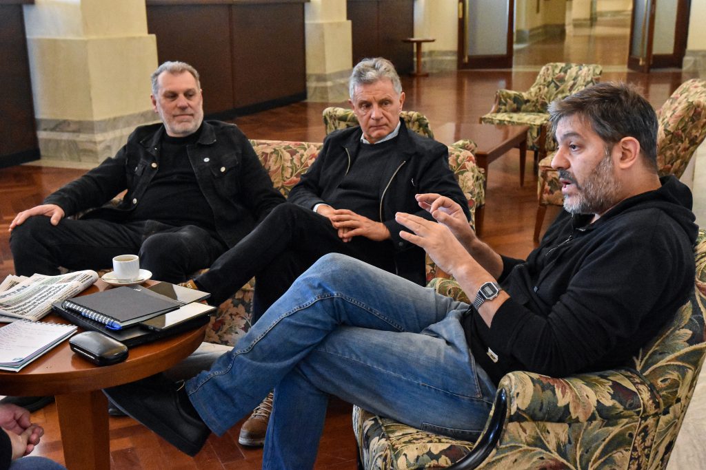 Bianco, junto a Gustavo Pulti y Gabriel Felizia en el Gran Hotel Provincial.