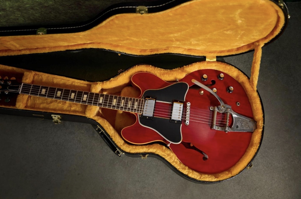 Una réplica de una de las guitarras de Gustavo Cerati, lanzada por Gibson Custom. Foto: EFE | Gibson.