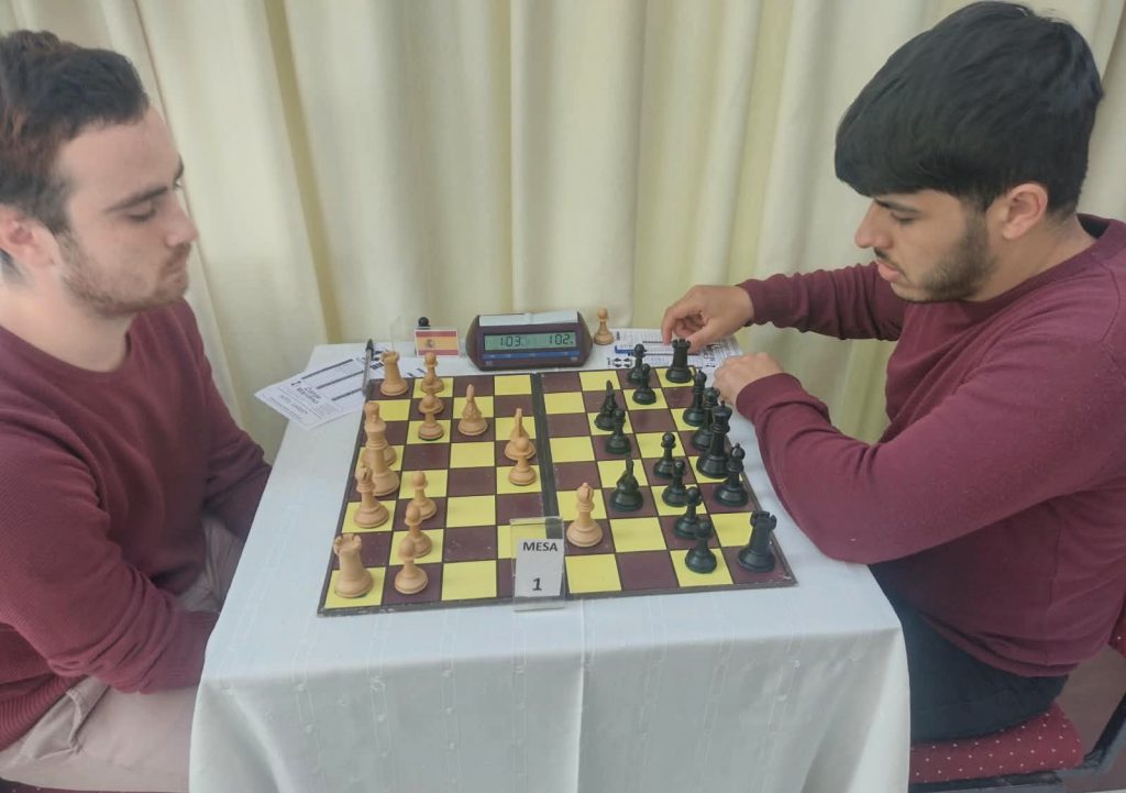 La partida que definió el torneo, ante el cuatro veces campeón, el marplatense Franco Quezada.