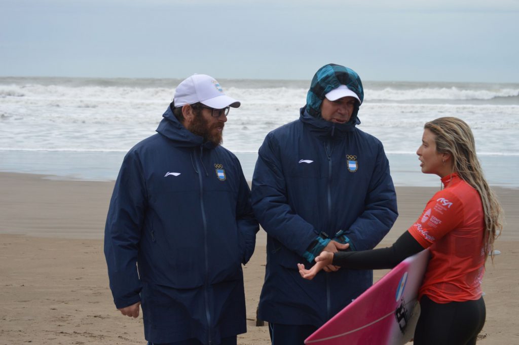 Victoria Muñoz Larreta y la devolución del coach Martín Iatauro y el preparador físico Juan Baldino.