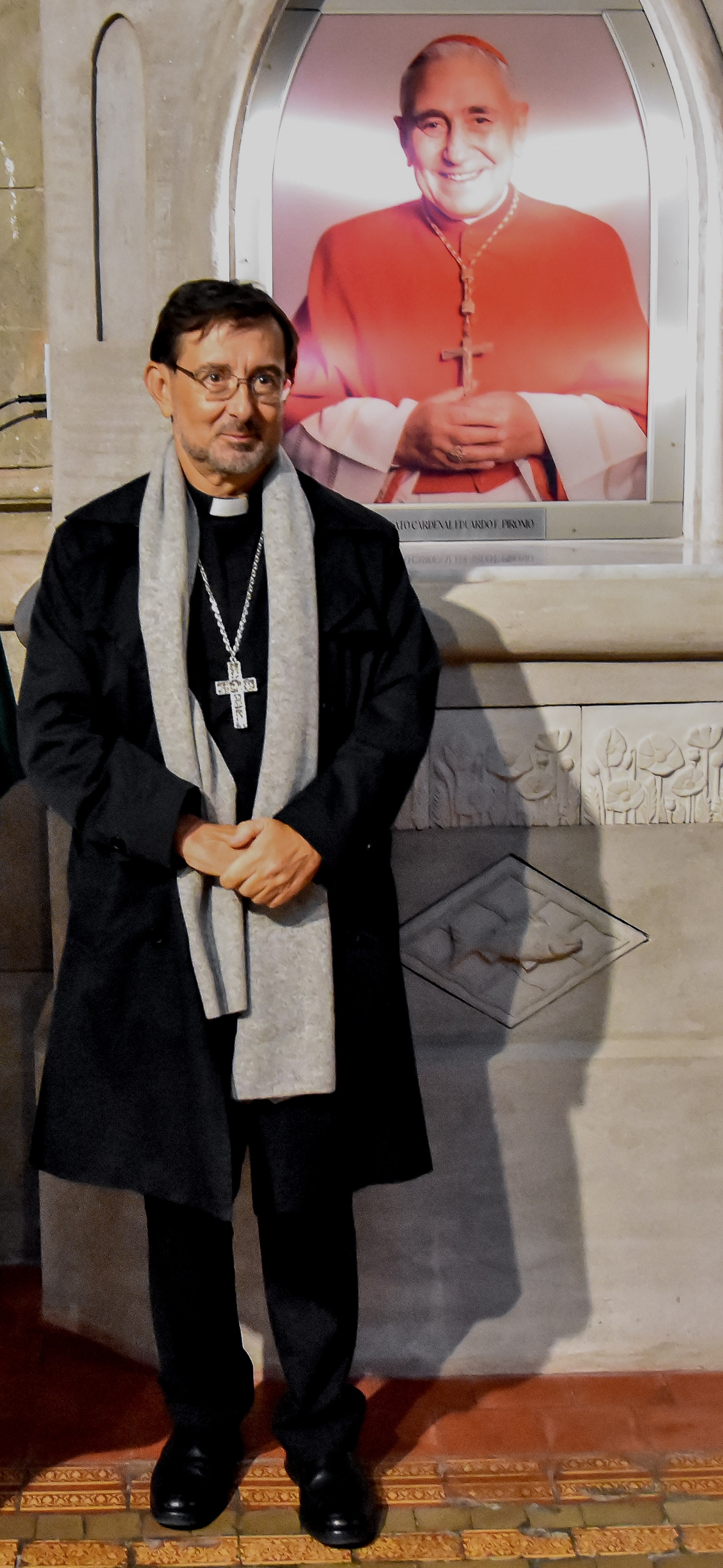 El cardenal español José Cobo Cano en la Iglesia Catedral.