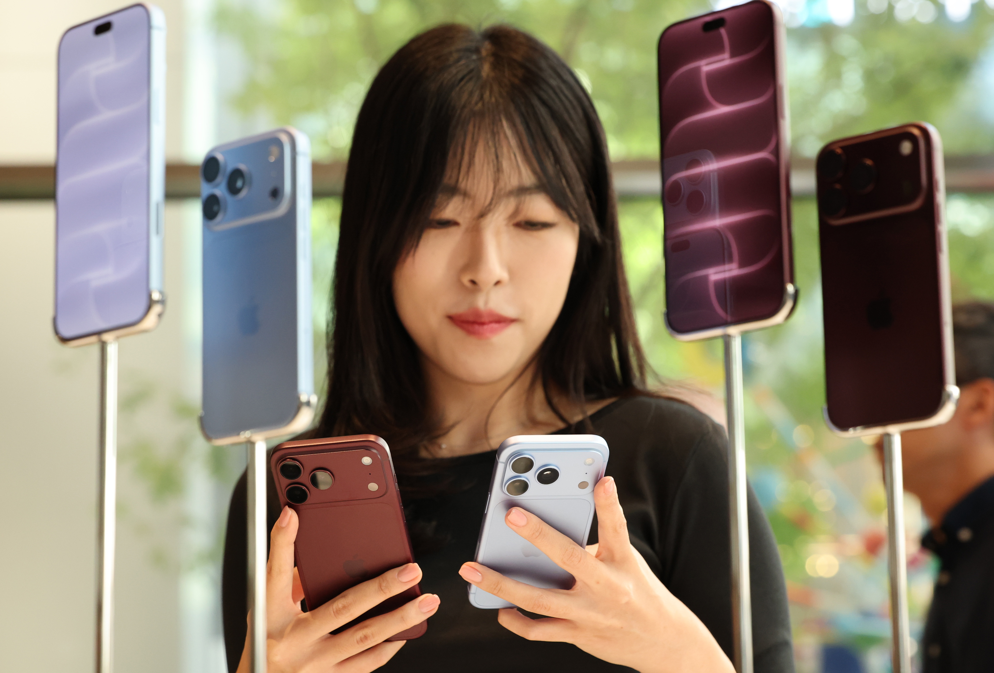 El iPhone 18 Pro permite modificar la apertura del objetivo y extender la exposición hasta 30 segundos. Foto: EFE | EPA | Yonhap.
