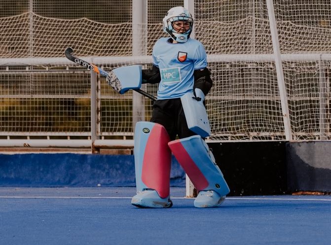 Josefina viene de conseguir el ascenso, título y elegida mejor arquera con el seleccionado marplatense en el Argentino B Sub 16.