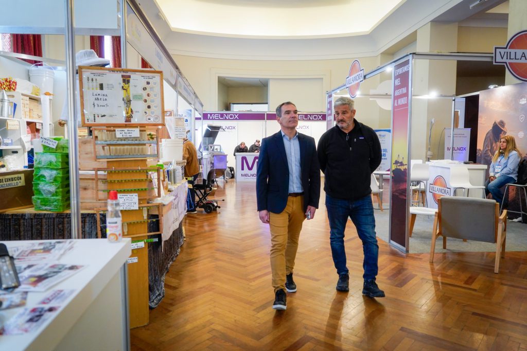 El intendente Agustín Neme recorrió el Congreso con el Desarrollo Local e Inversiones, Guillermo Volponi.