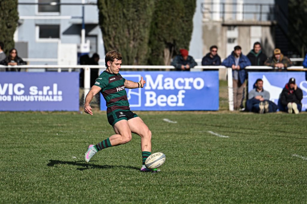 Pedro Hernández Coste estuvo fino con el pie y sumó un try (Foto Emilia Maineri, La Nueva).