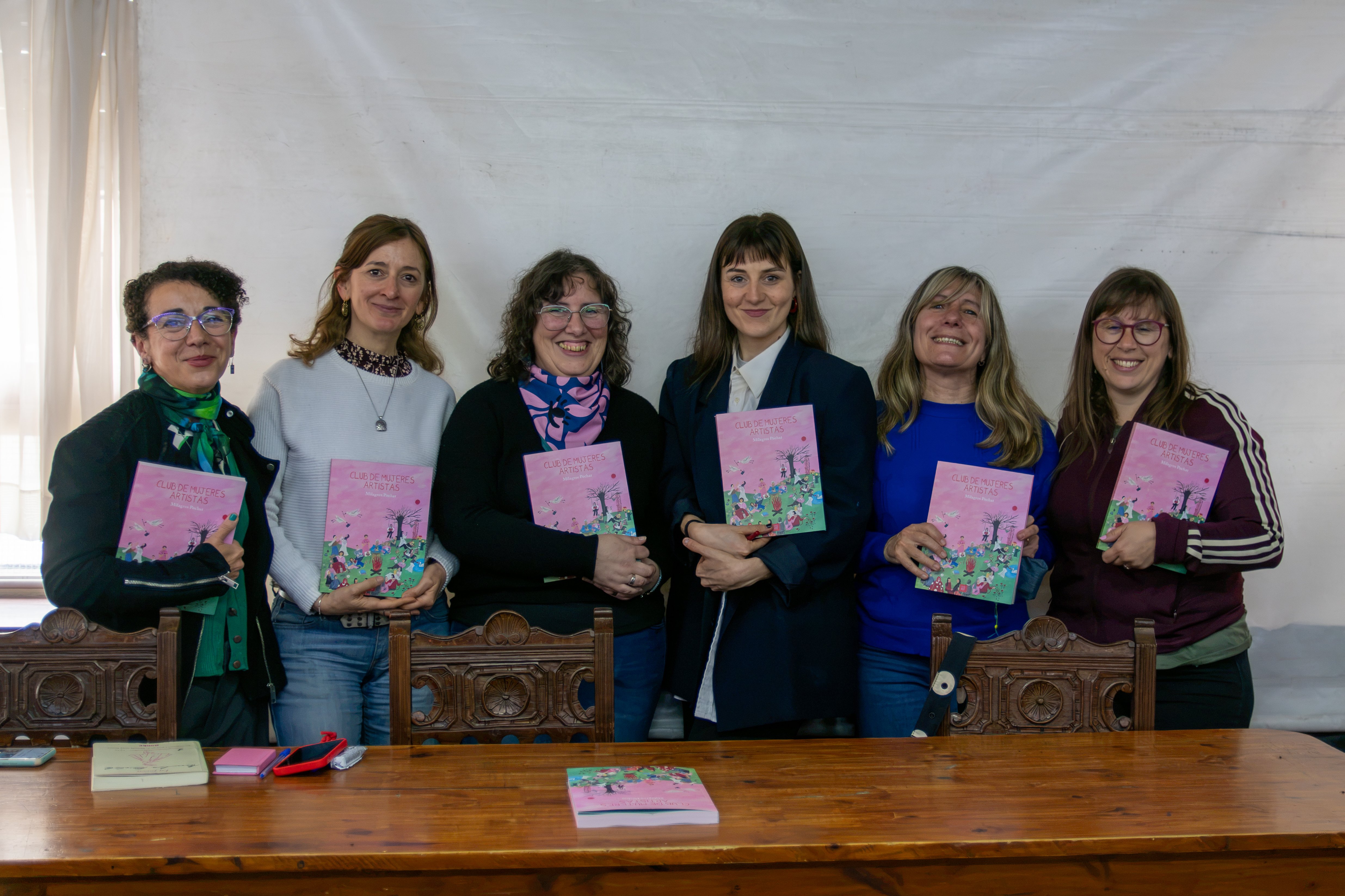 Las profesoras Andrea Brunotti, Sabrina Gil, la directora Florencia García, Milagros Pochat, la regente Soledad Ros Puga y la jefa de área de Profesorado Sol Mena. 