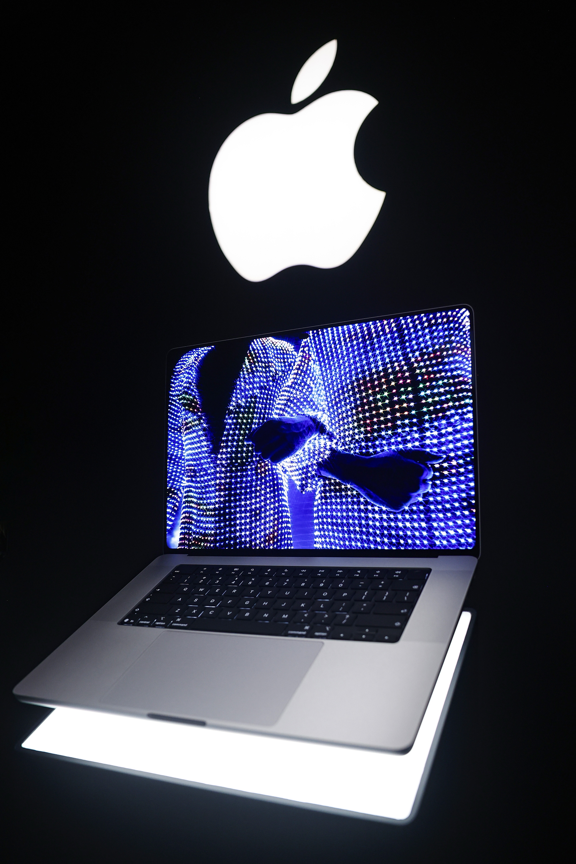 El MacBook Pro exhibido durante el evento de lanzamiento de productos "Pro and Tell" de Apple en Los Ángeles. Foto: EFE | EPA | Chris Torres.