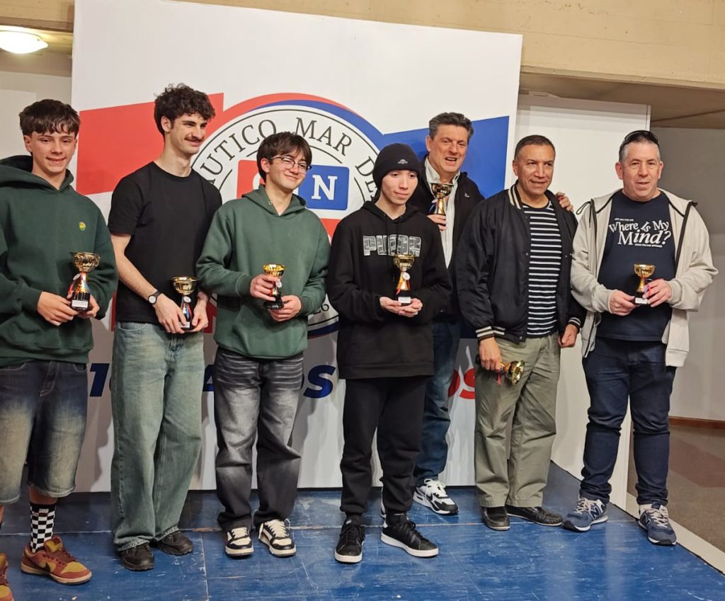Los integrantes del podio luego del torneo celebrado en el Club Náutico.