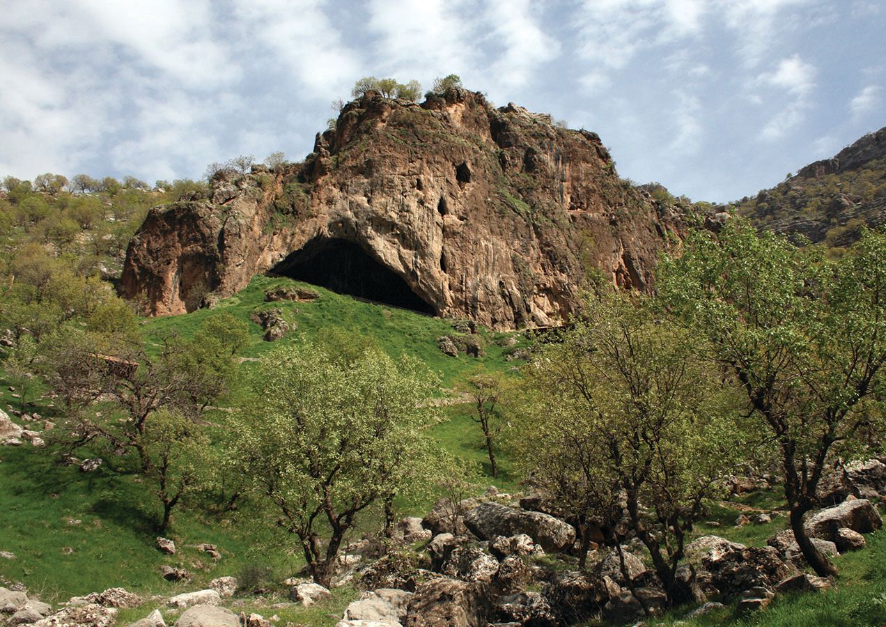 Vista de la entrada a la cueva Shanidar en el Kurdistán iraquí. Foto: Cambridge University | Profesor Graeme Barker.