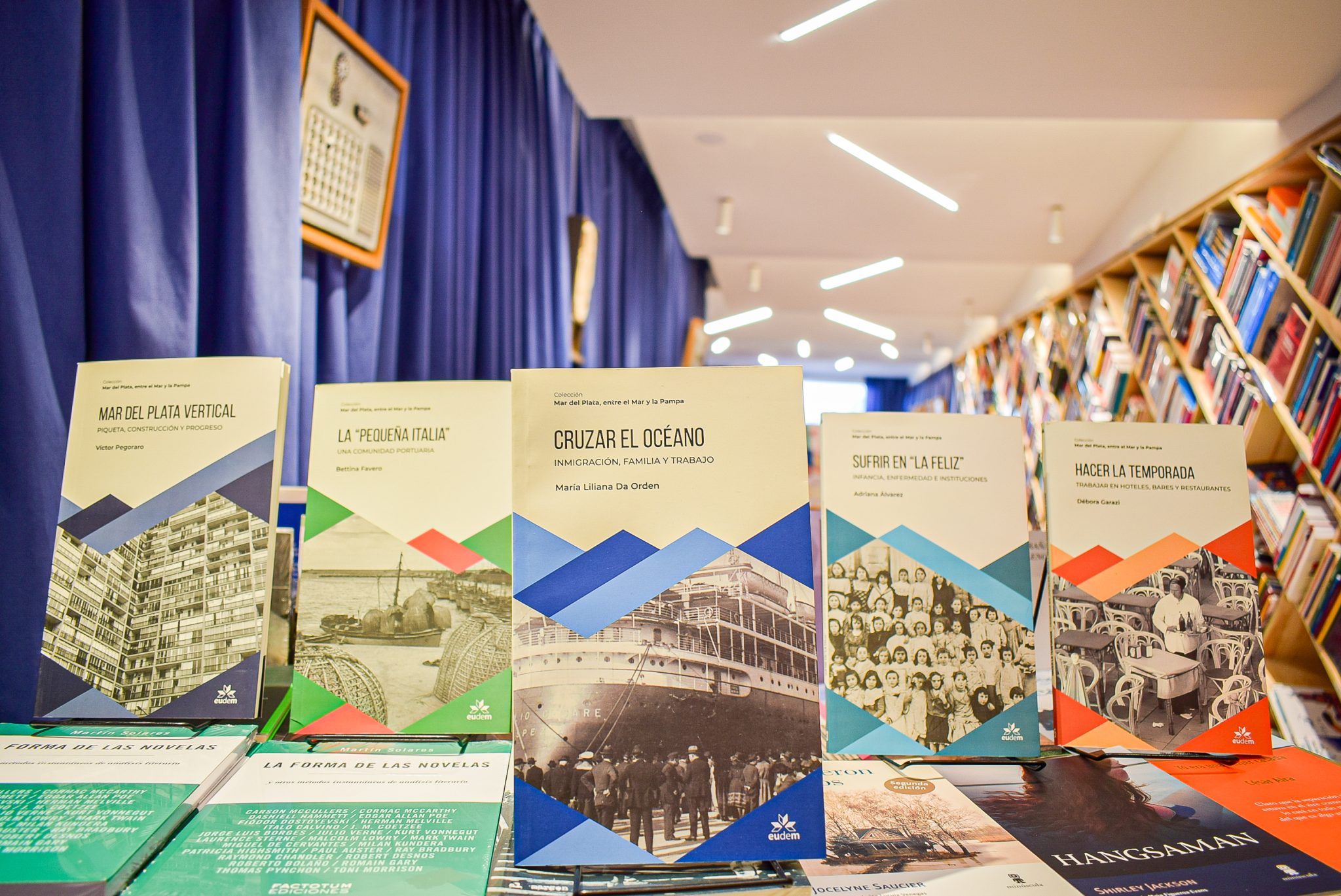 Los libros de la colección “Mar del Plata, entre el mar y la pampa”.