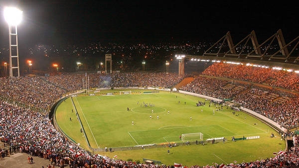 La gente de Huracan en La Plata 