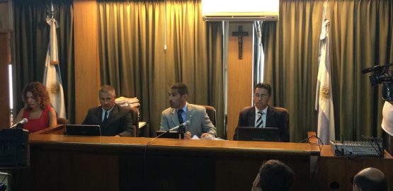 Facundo Gomez Urso y Pablo Viñas junto al ya jubilado juez Aldo Carneval..