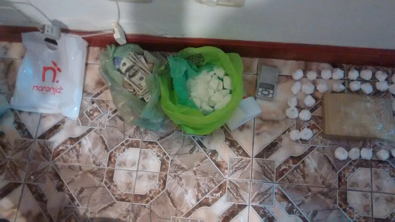 La droga secuestrada durante uno de los allanamientos.