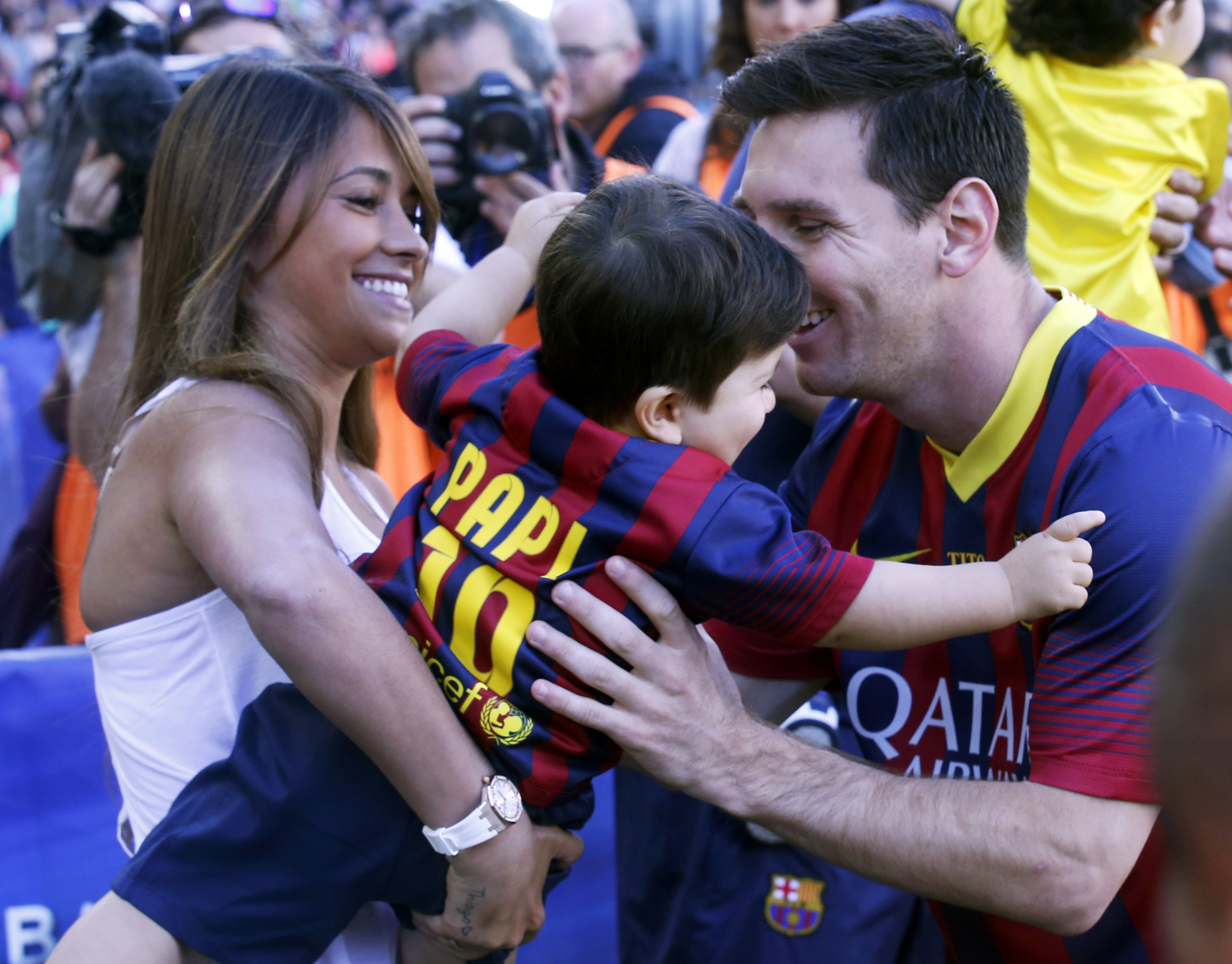 La primera foto de Ciro el tercer hijo de Lionel Messi y Antonela