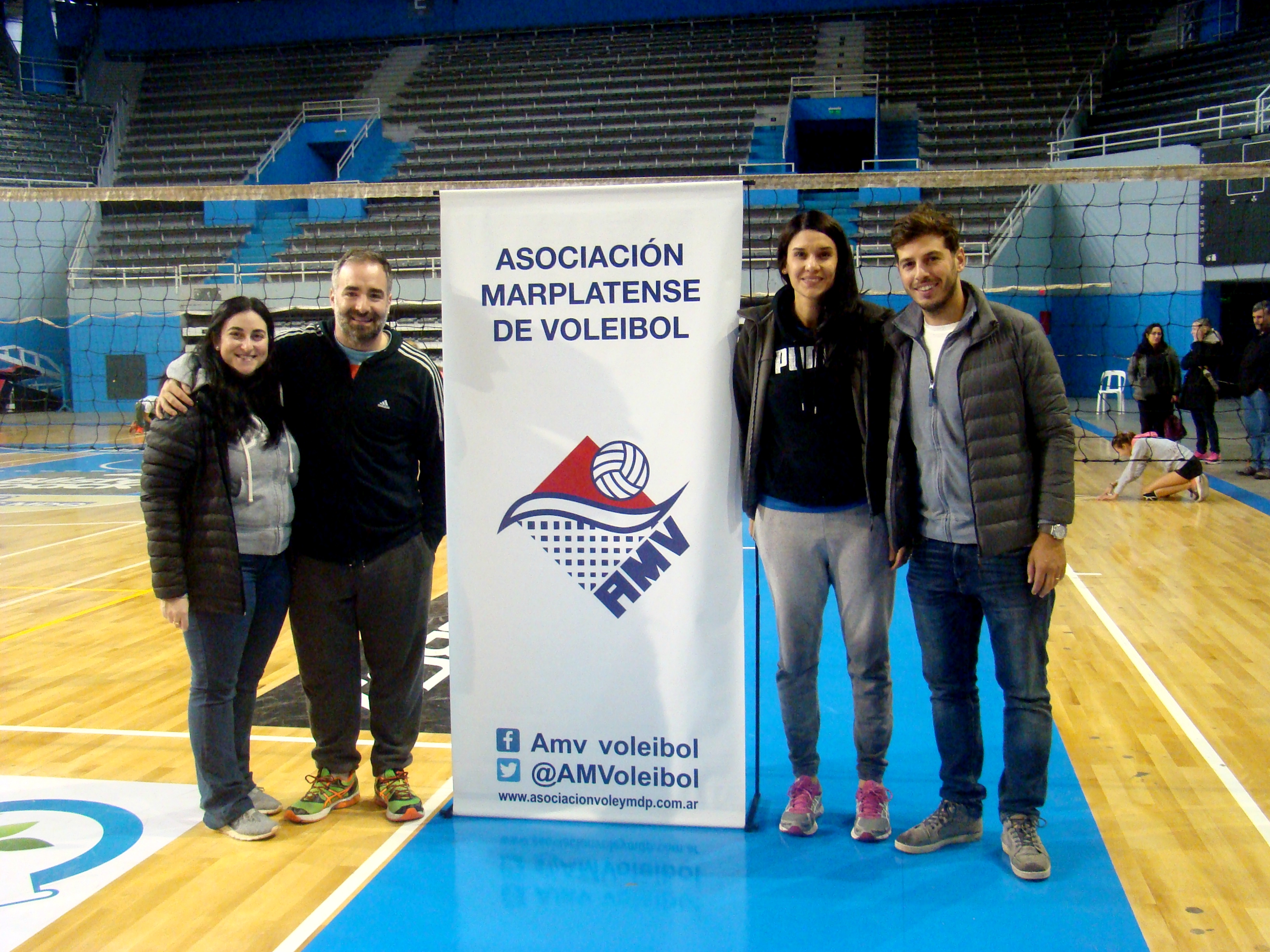Ignacio Forastiero, a la derecha, junto a Natalia Serrano, Agustín Rodríguez, sus coordinadores, y Gabriela Rodríguez, secretaria de la AMV.