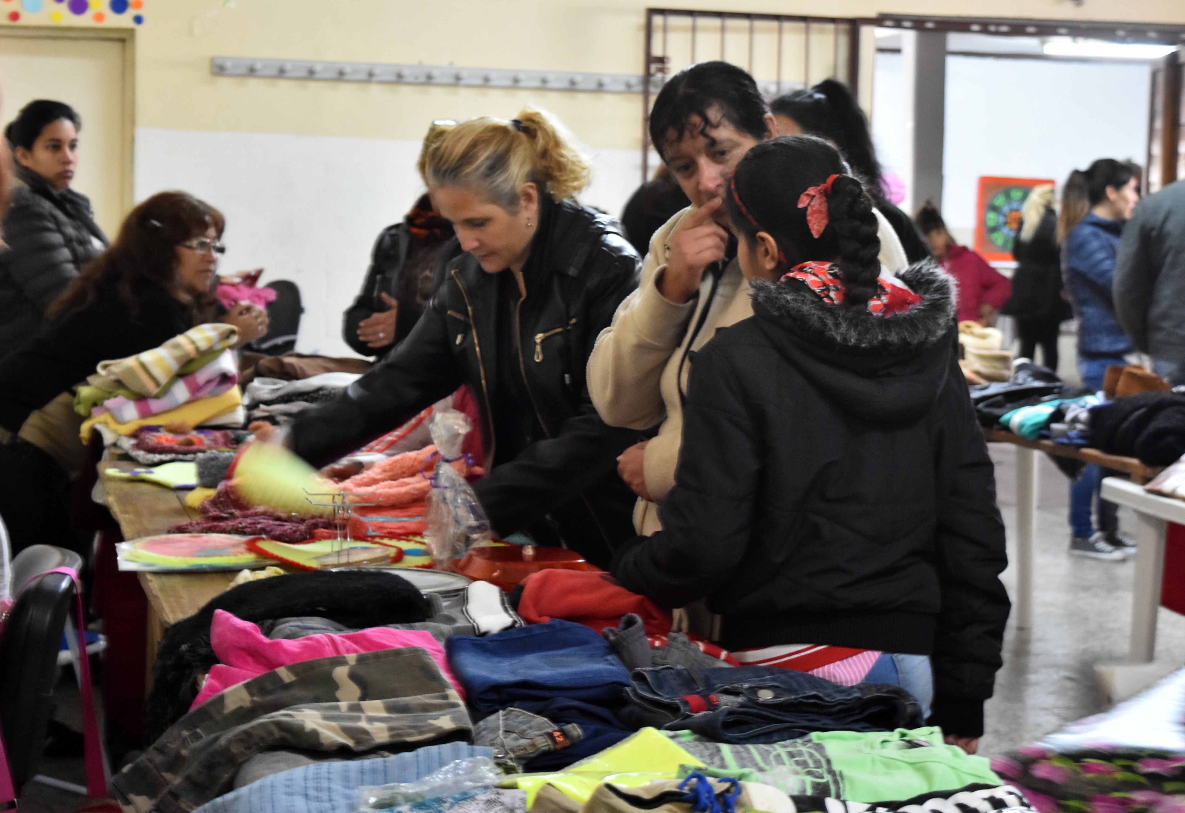 Ropa, comida y artículos de limpieza fueron los productos más ofrecidos en el trueque.