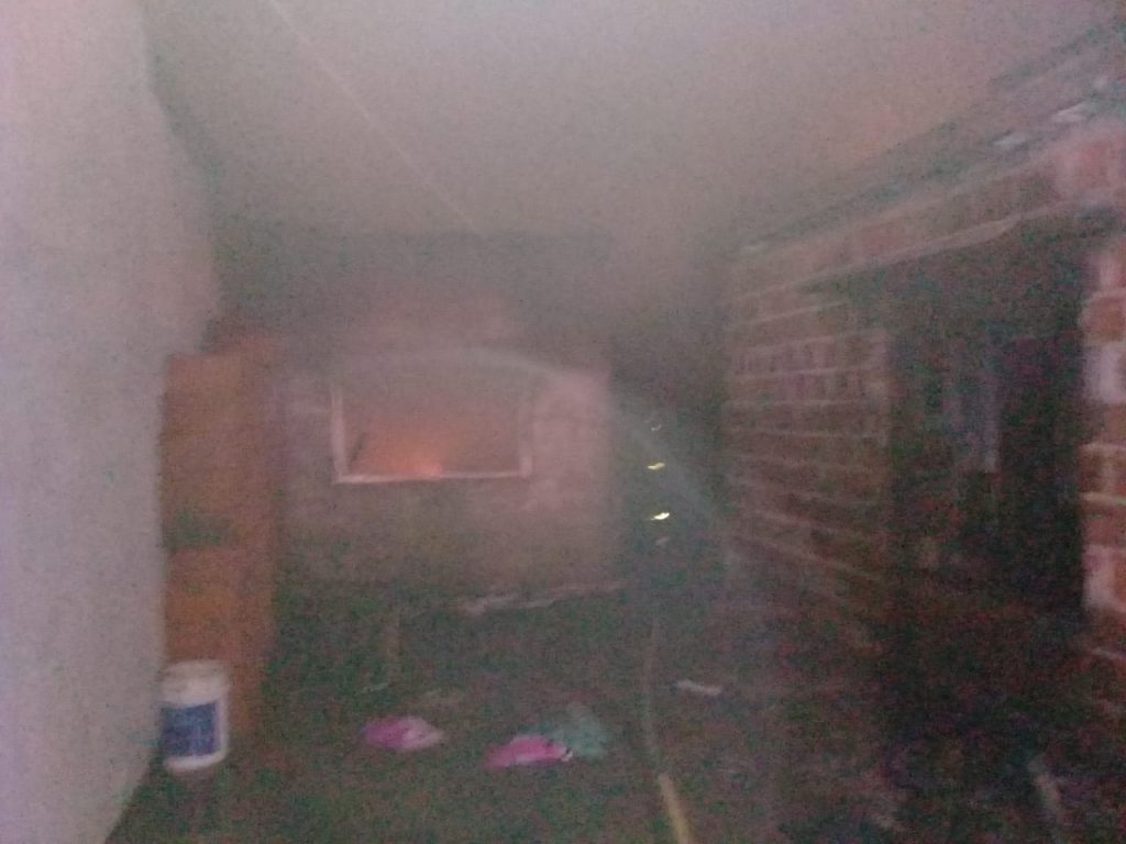 Vecinos del barrio Libertad intentaron prender fuego la casa de los condenados.
