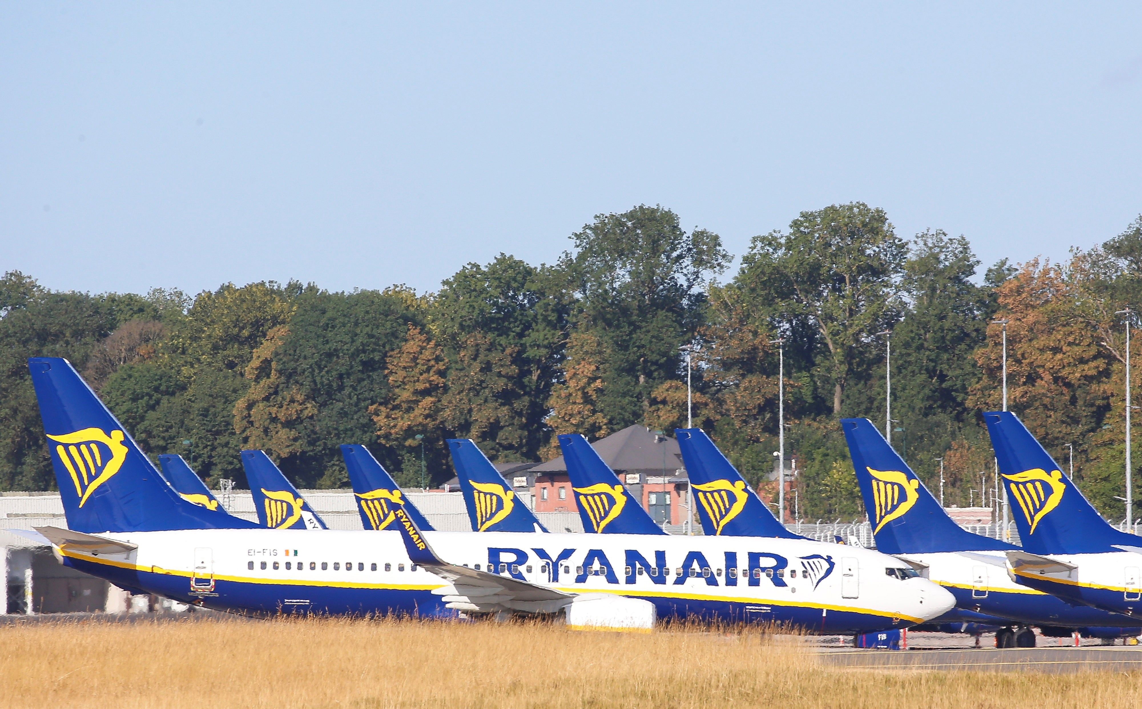 Aviones de Ryanair en el aeropuerto de Charleroi en Bélgica. Foto: EFE | Julien Warnand.